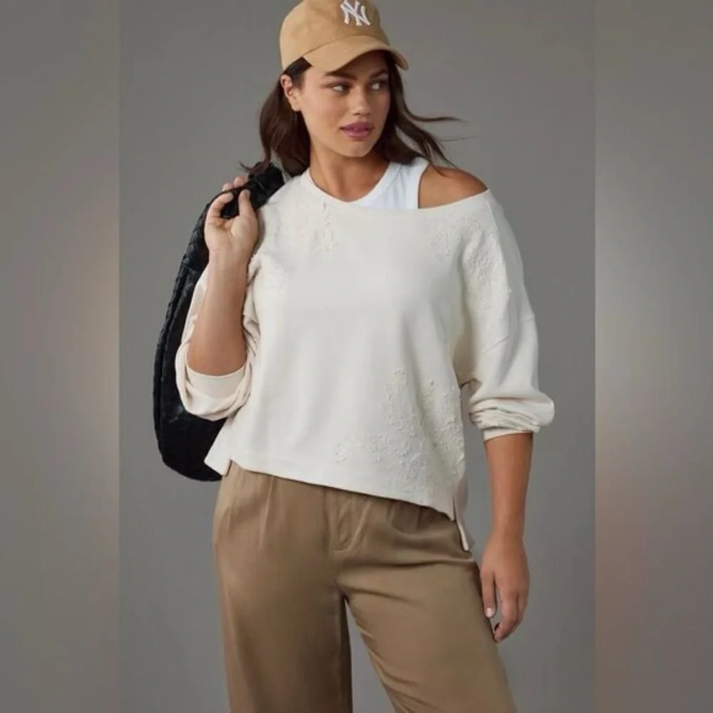 Anthropologie Crochet Appliqué Pullover Sweatshirt in Ivory Size Small
